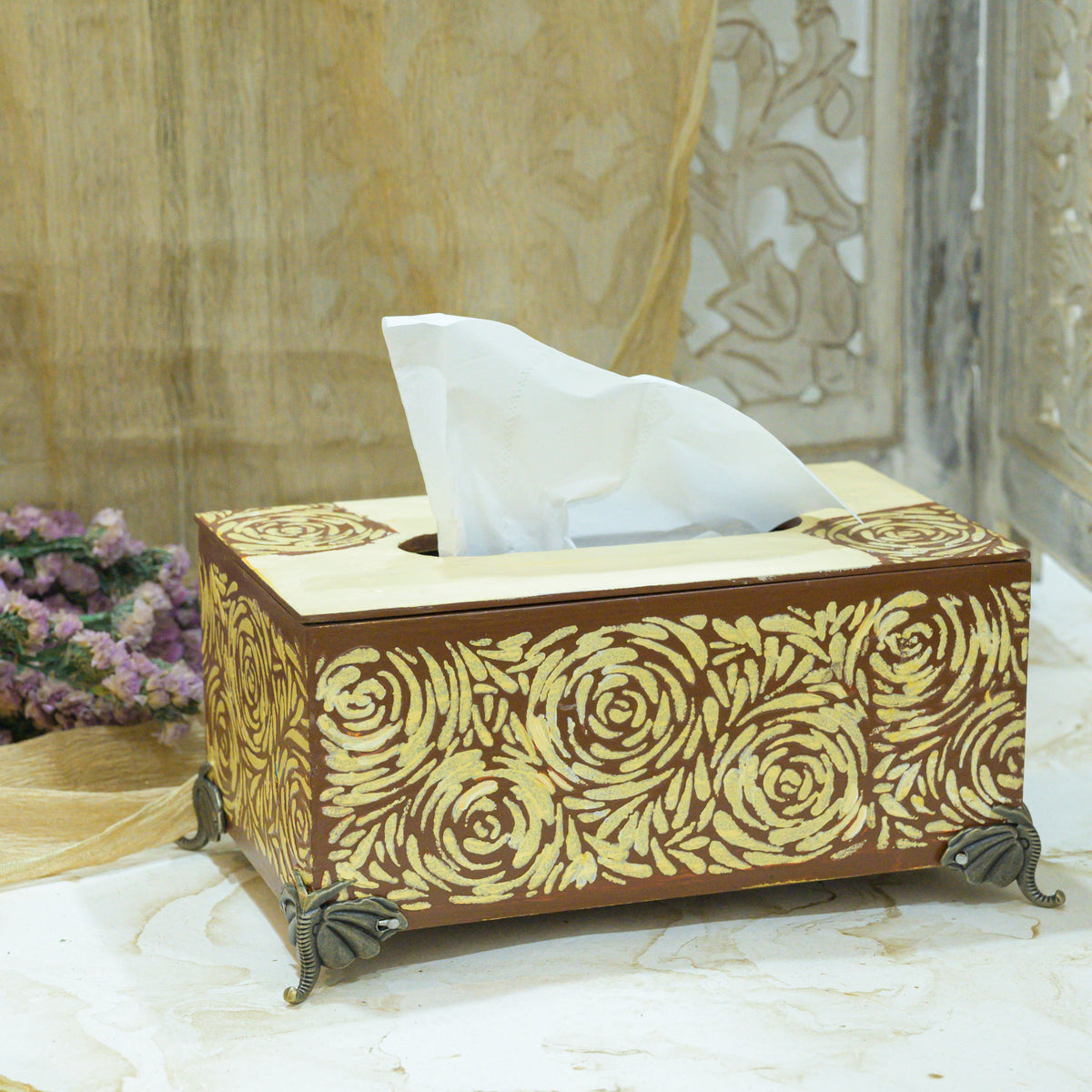 Brown and off-white floral MDF tissue holder with brass feet for table décor – hoWme
