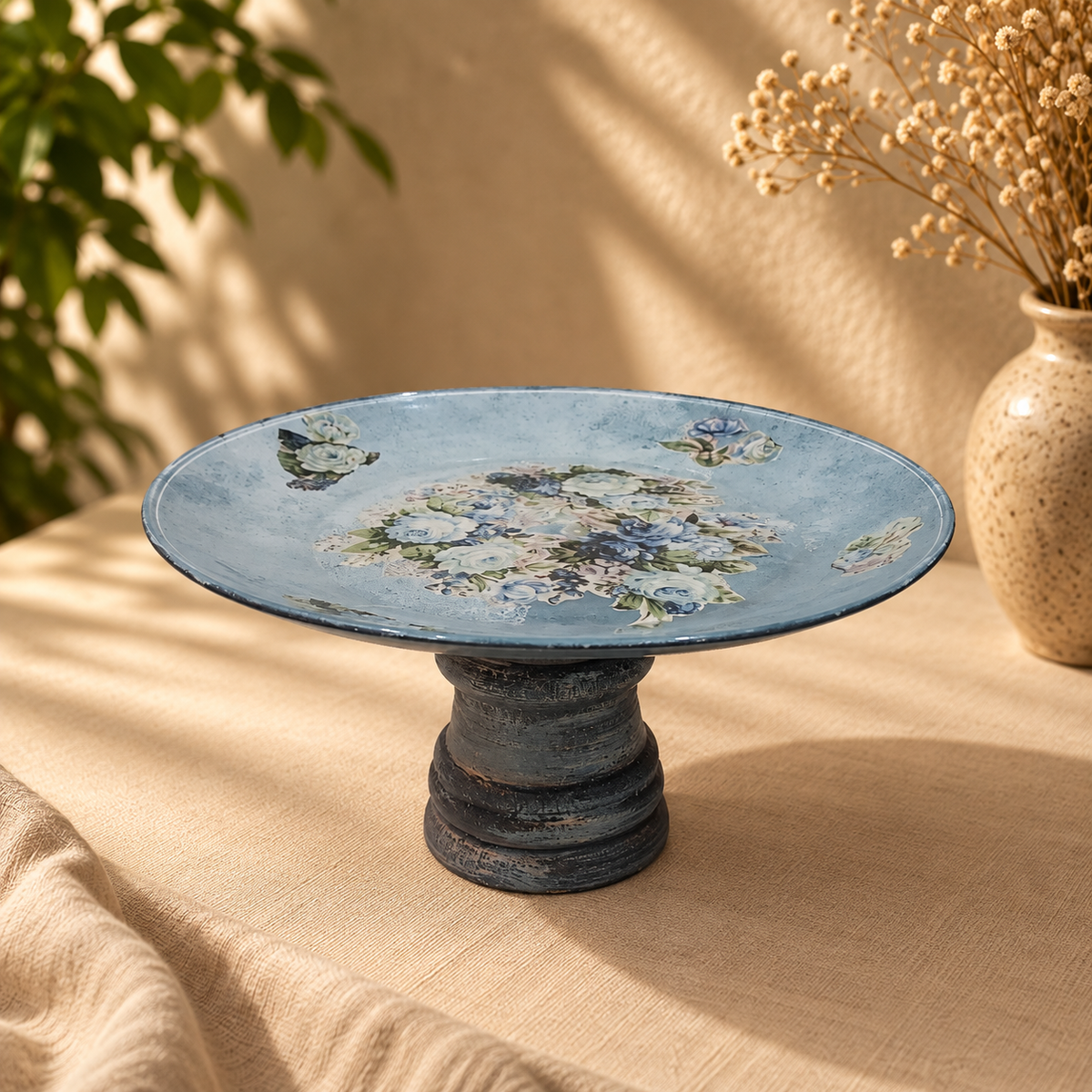 Blue wood and glass cake stand for table or shelf décor – hoWme