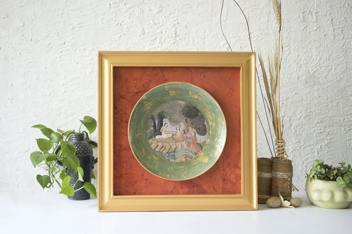 Decorative glass plate mounted on a handcrafted wooden frame for wall décor – hoWme