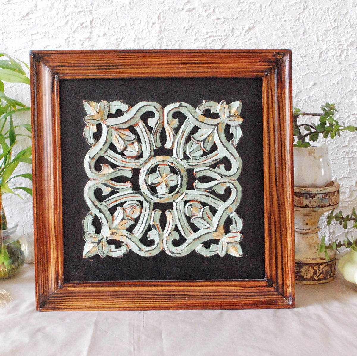 Handcrafted Wooden decorative wall frame with wooden artefact – hoWme