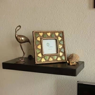 Handcrafted wooden photo frame with carved heart design and jute finish for table or shelf décor – hoWme
